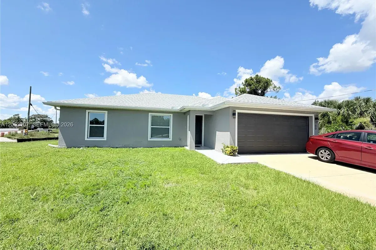 700 Connecticut, Lehigh Acres FL 33936