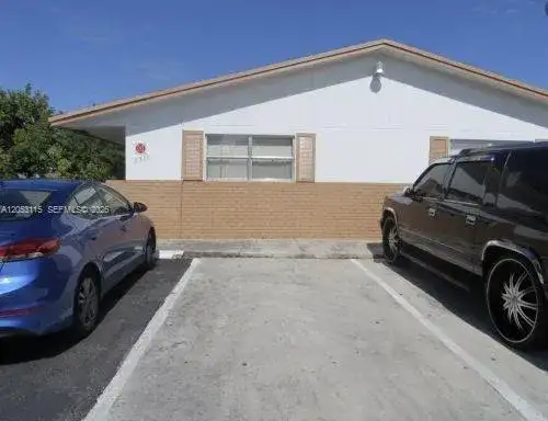5311 NW 16th St, Lauderhill FL 33313 photo 2