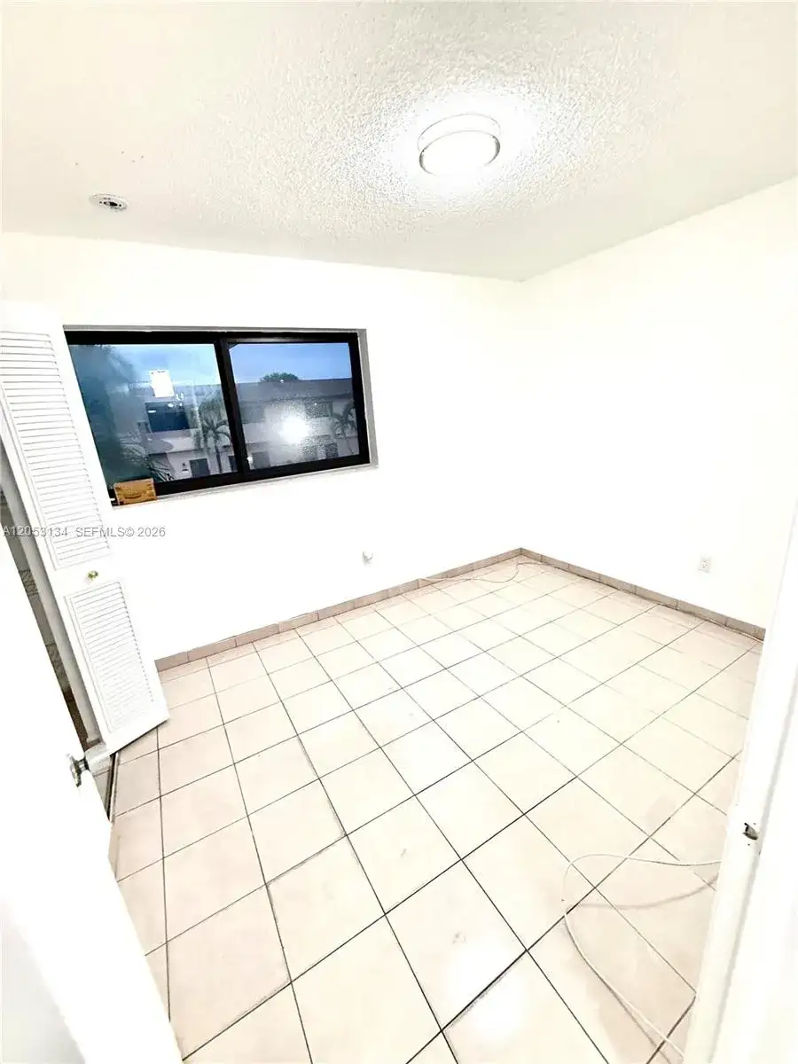 131 SW 109th Ave # L5, Sweetwater FL 33174 photo 5