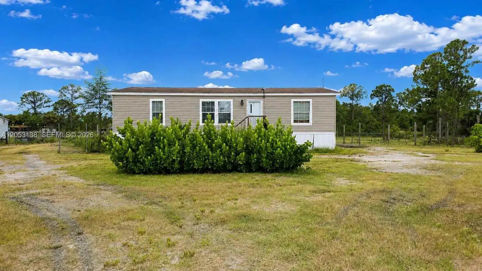 612 Hunting Club, Clewiston FL 33440 photo 4