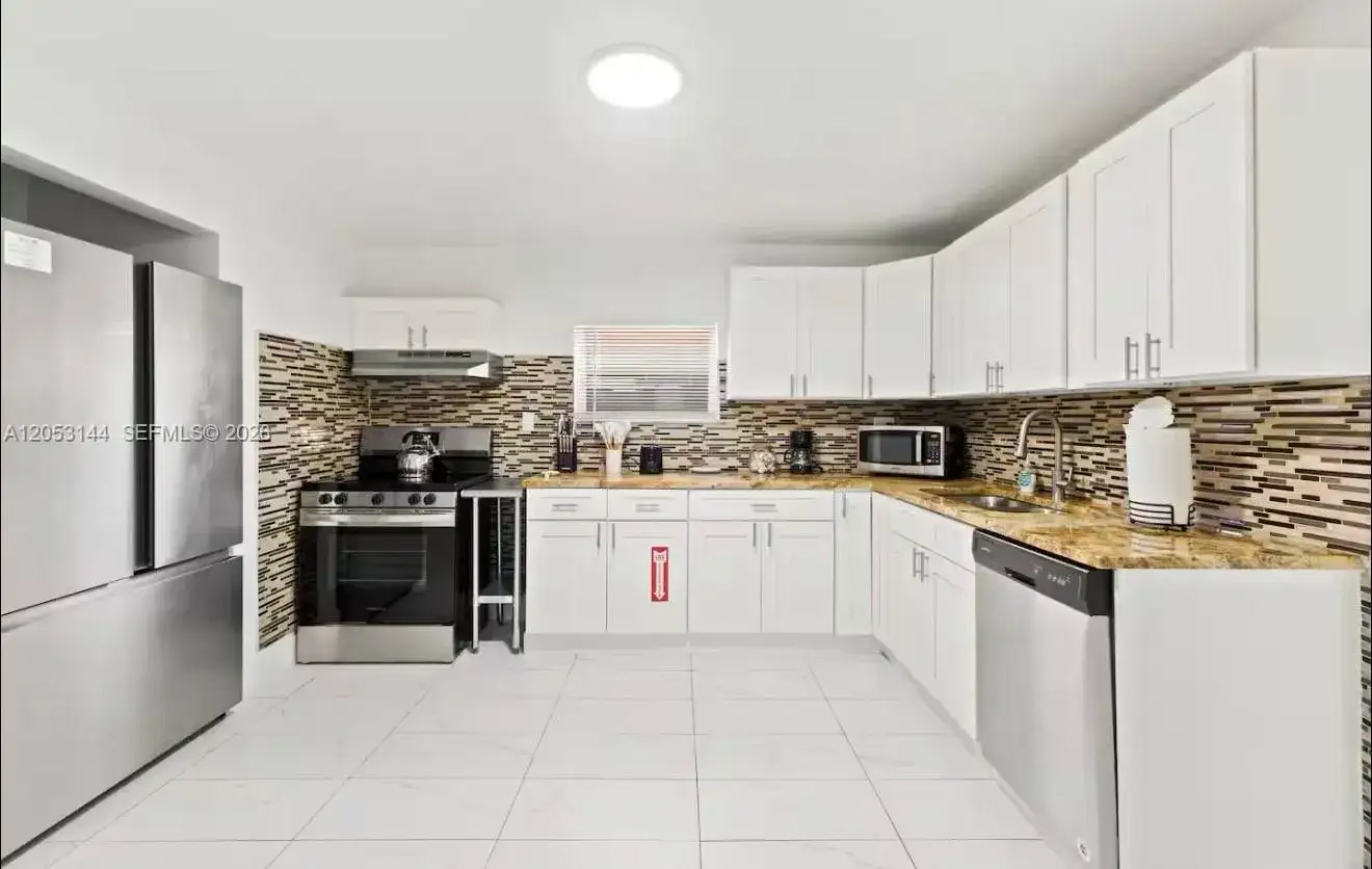 912 NW 2nd St # 912, Fort Lauderdale FL 33311 photo 2