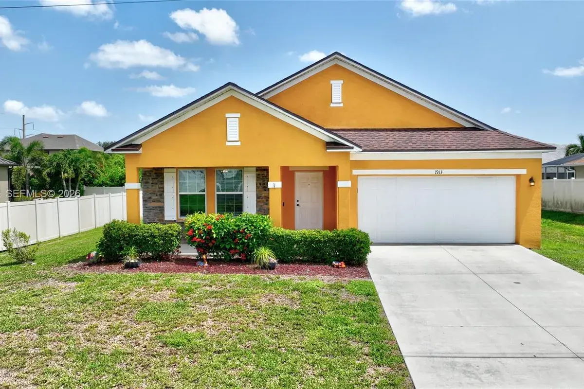 1913 SW 26th Terrace, Cape Coral FL 33914