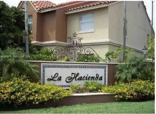 18304 NW 68th Ave # M, Hialeah FL 33015