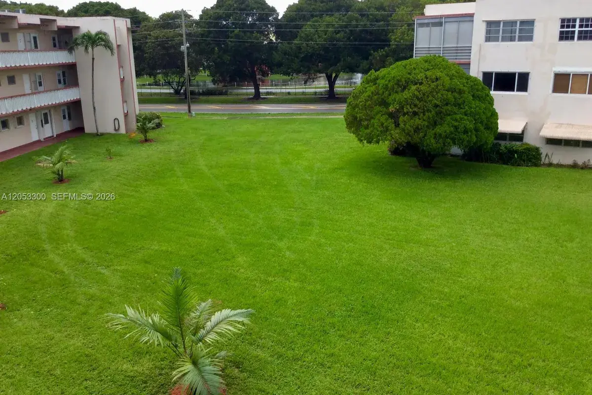 2200 Park Ln # 308, Hollywood FL 33021