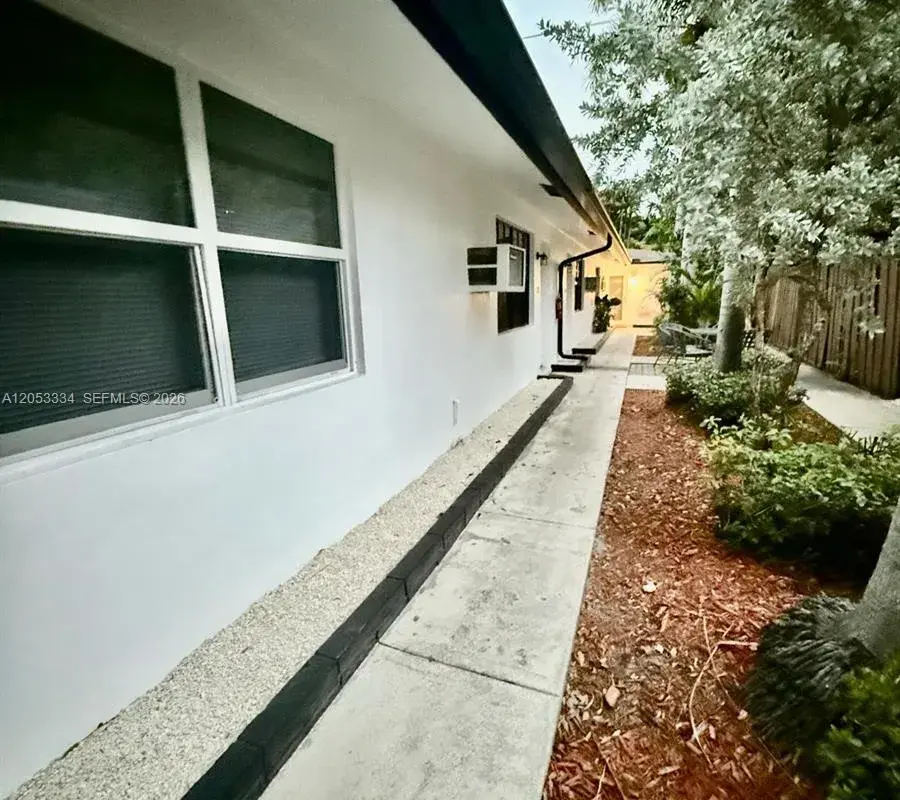 1240 NE 12th Ave # 5, Fort Lauderdale FL 33304