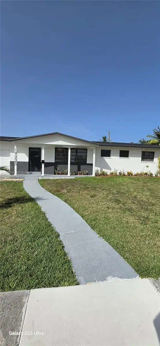 19225 Franjo Rd, Cutler Bay FL 33157 photo 2