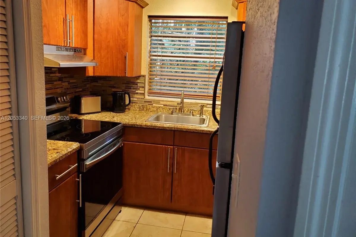 1300 Moffett St # 108, Hallandale Beach FL 33009