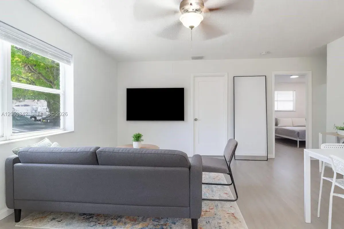 605 SW 14th Ter, Fort Lauderdale FL 33312