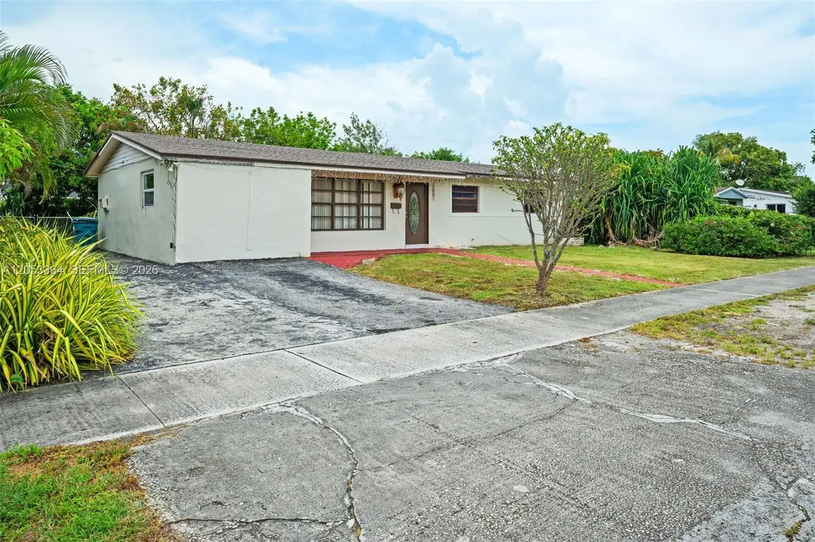 5001 NW 179th Ter, Miami Gardens FL 33055 photo 2