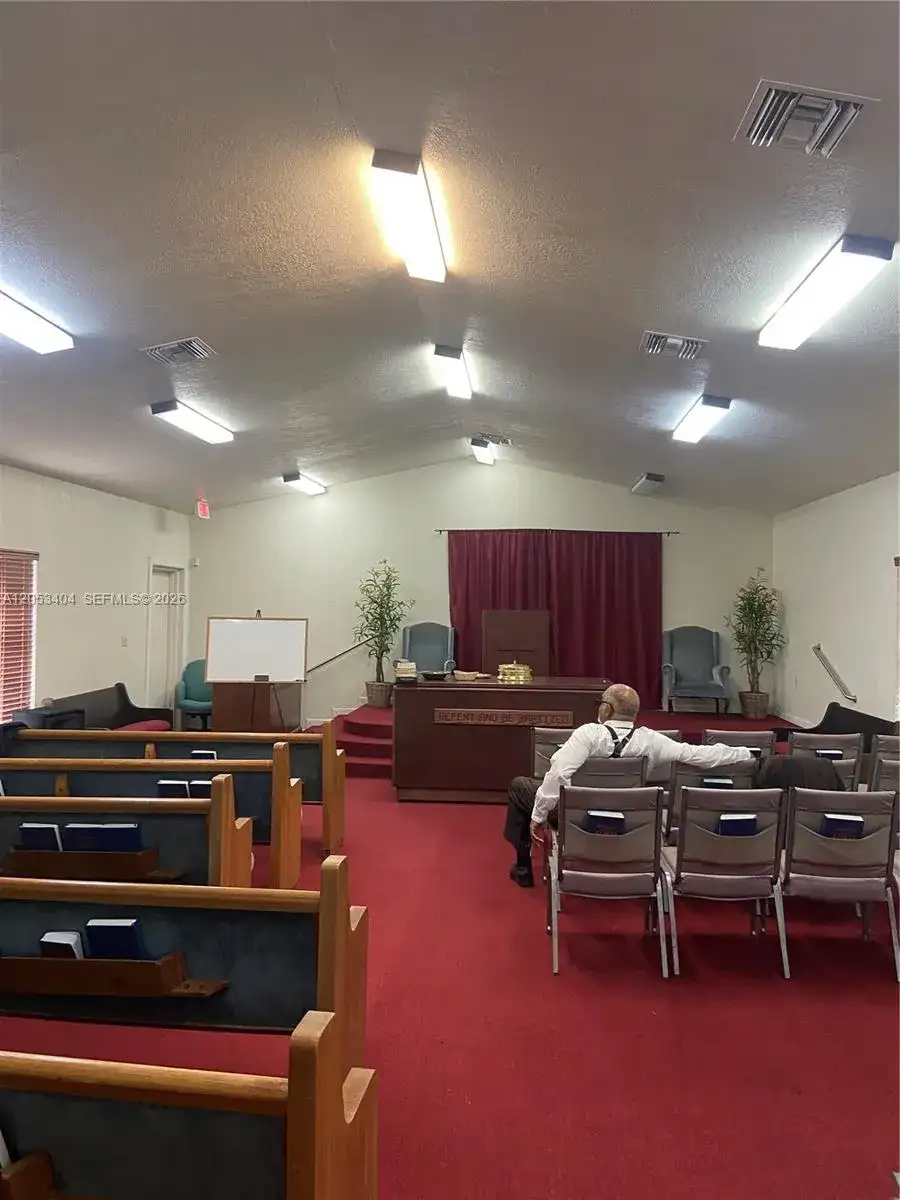 18301 SW 107th Ave, Miami FL 33157 photo 2