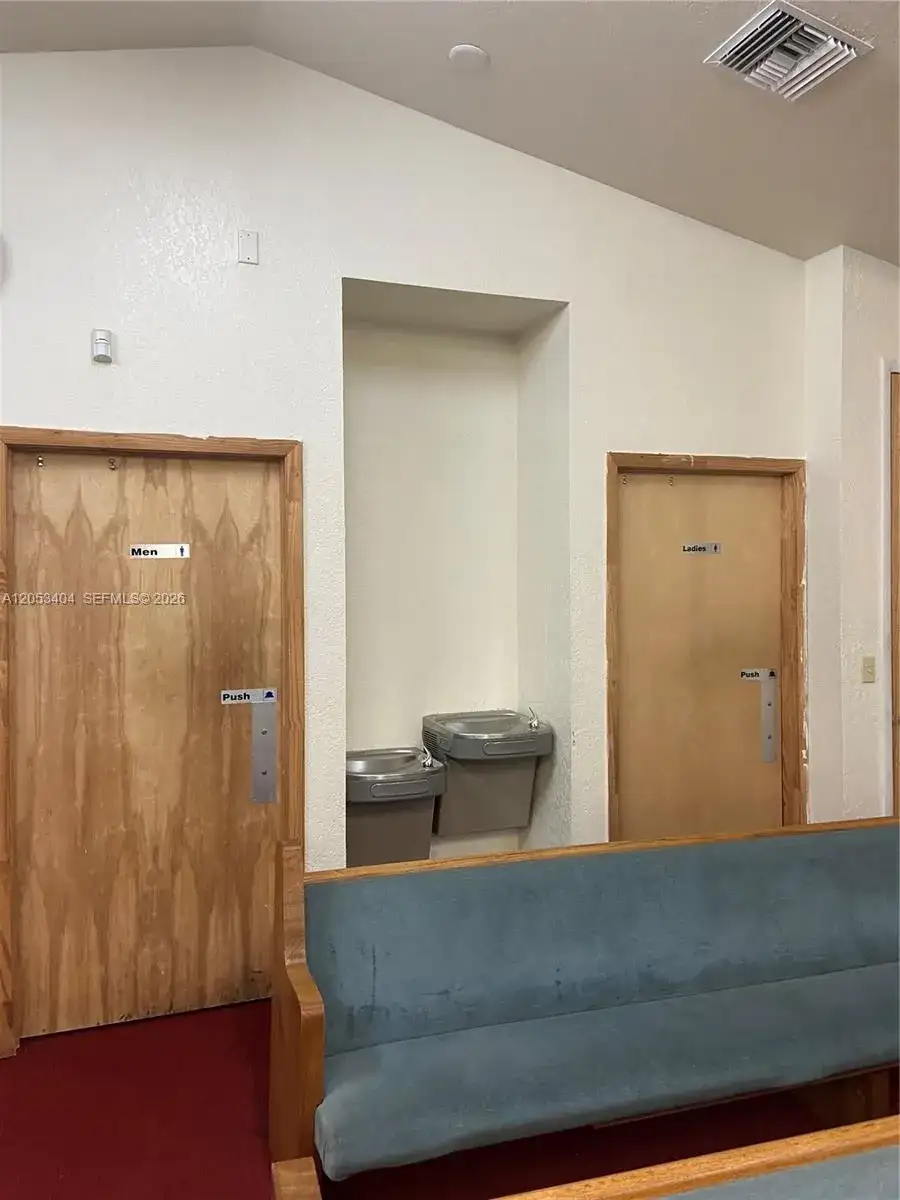 18301 SW 107th Ave, Miami FL 33157 photo 3