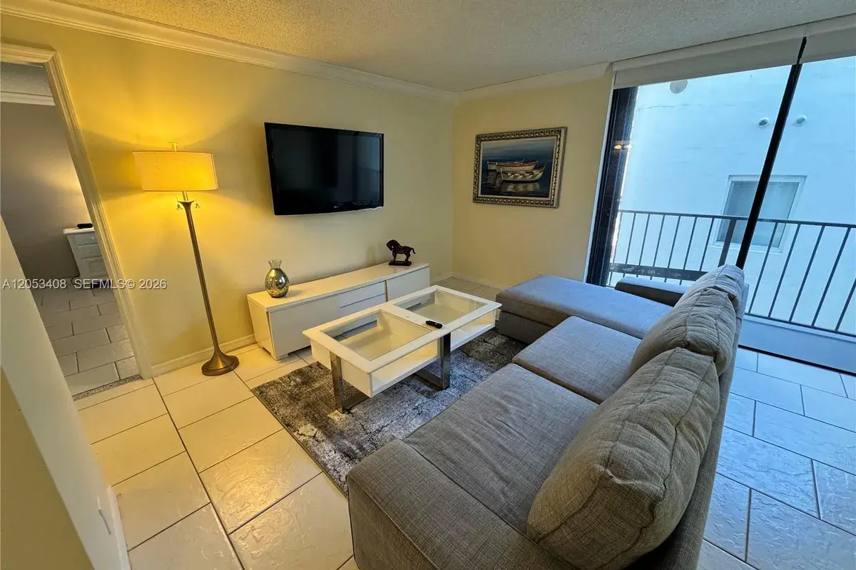 2625 Collins Ave # 320, Miami Beach FL 33140