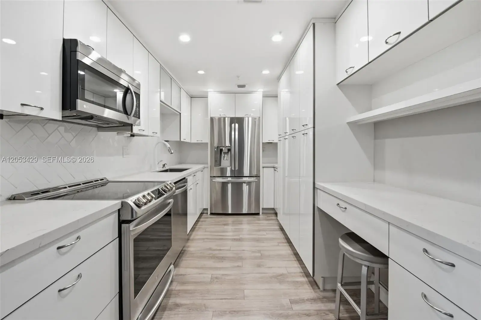 90 Edgewater Dr # 225, Coral Gables FL 33133