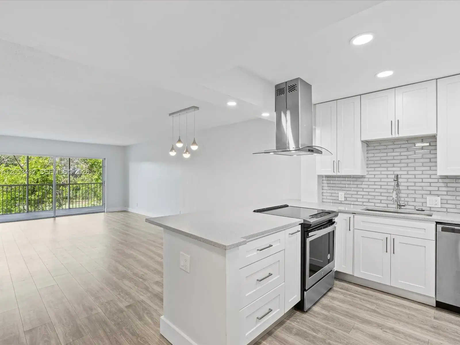 3150 N Palm Aire Dr # 406, Pompano Beach FL 33069