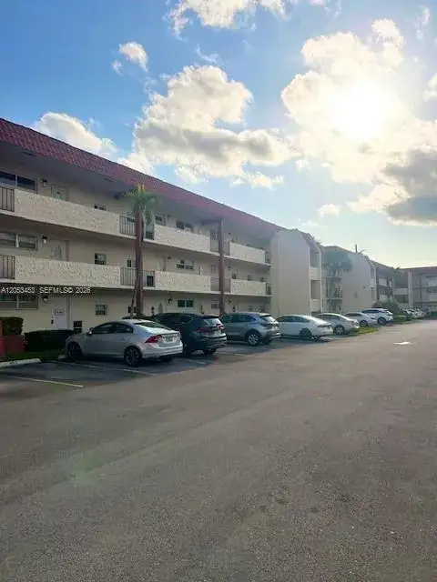 361 S Hollybrook Dr # 104, Pembroke Pines FL 33025