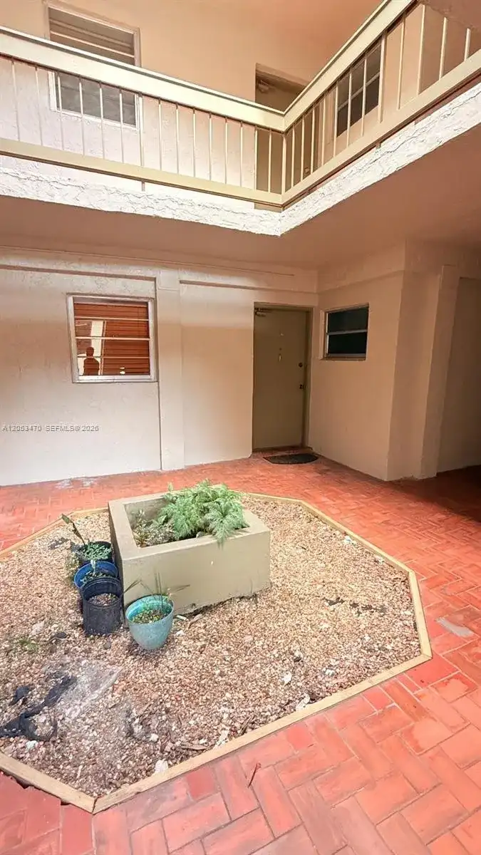 9360 SW 87th Ave # N5, Miami FL 33176