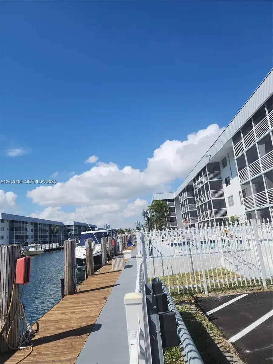 3750 NE 170th St # 311, North Miami Beach FL 33160 photo 3
