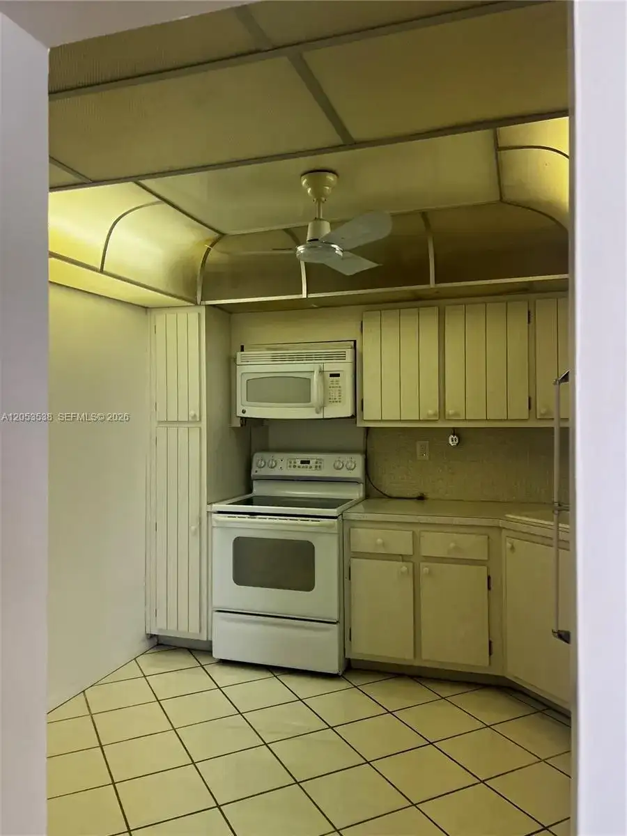 2750 NE 183rd St # 807, Aventura FL 33160 photo 5