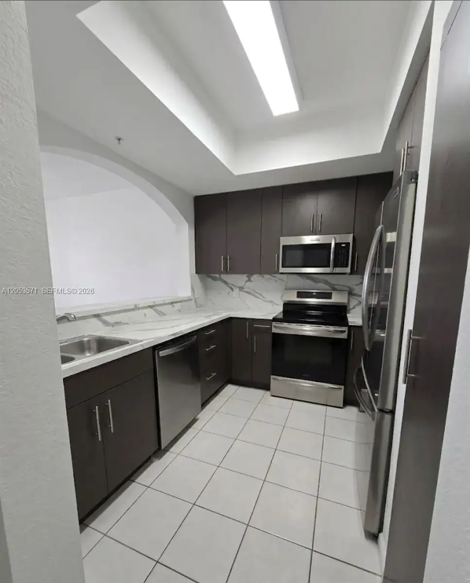 8936 W Flagler St # 204, Miami FL 33174 photo 3