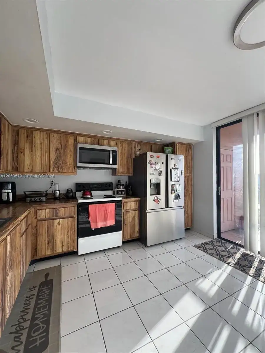 8615 NW 8th St # 414, Miami FL 33126 photo 2