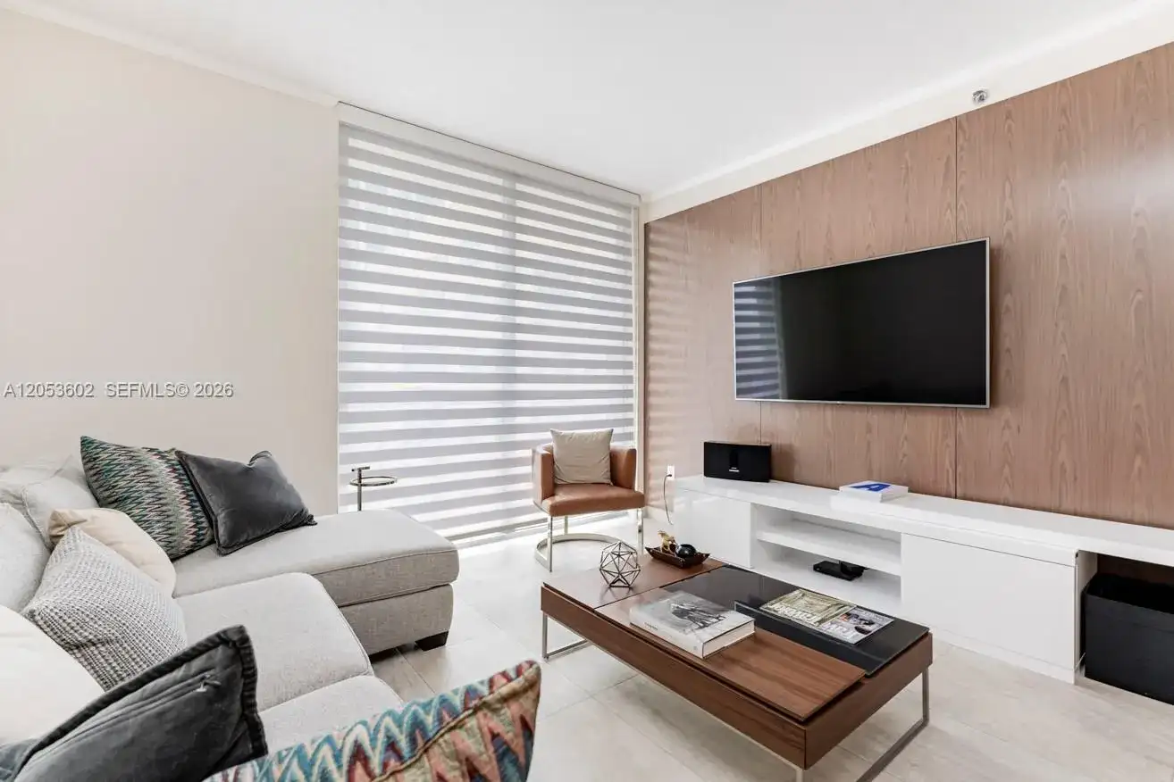 1060 Brickell Ave # 1507, Miami FL 33131 photo 3