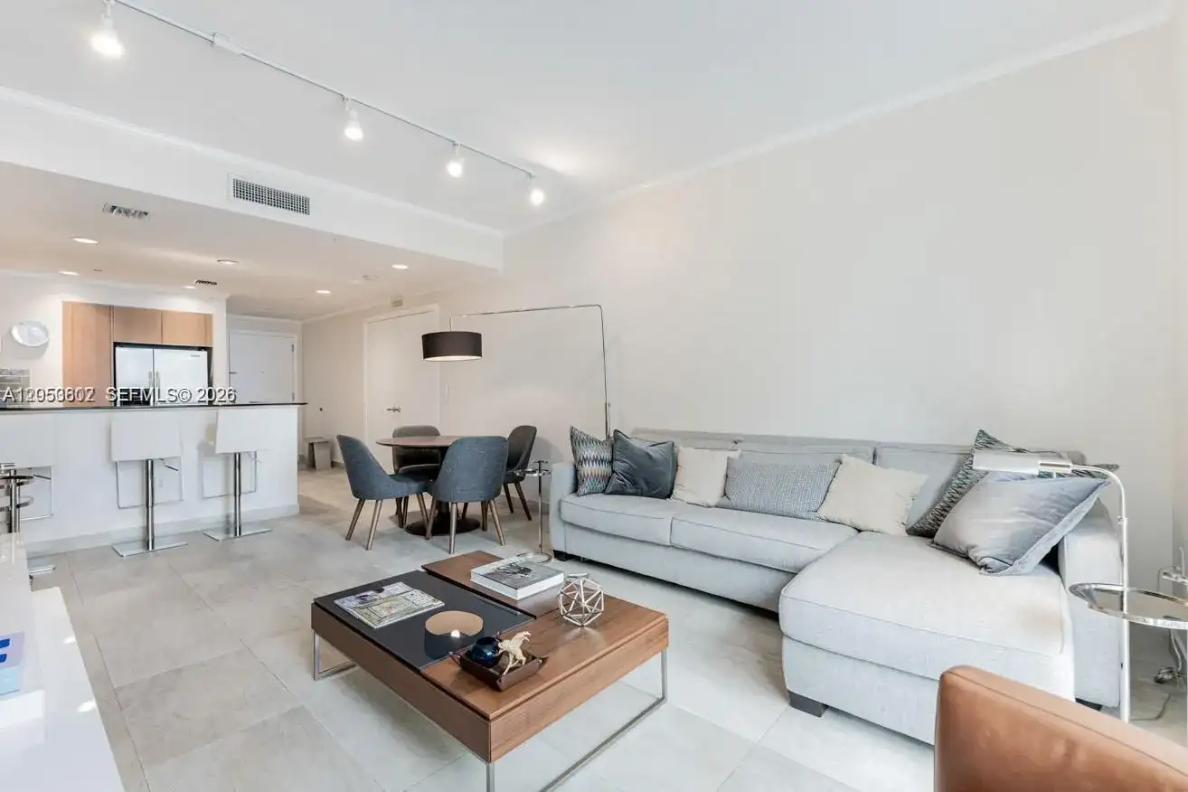 1060 Brickell Ave # 1507, Miami FL 33131 photo 4