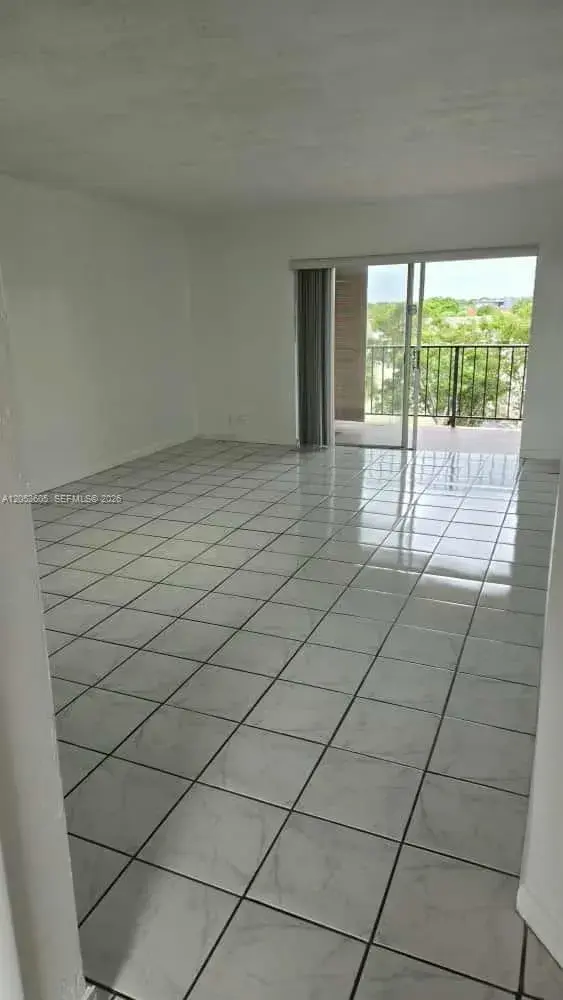 13707 Kendale Lakes Cir, Miami FL 33183