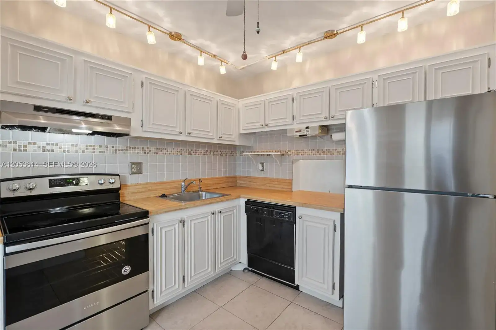 5950 Del Lago Cir # 106, Sunrise FL 33313 photo 2