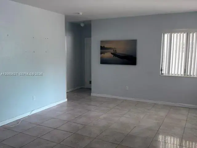462 Golden Isles Dr # 203, Hallandale Beach FL 33009