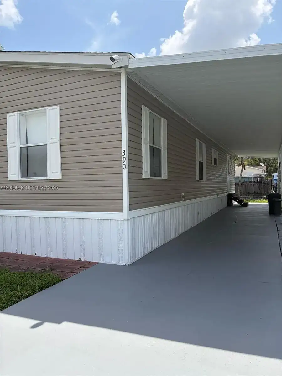 390 NW 134th Ave, Plantation FL 33325 photo 2