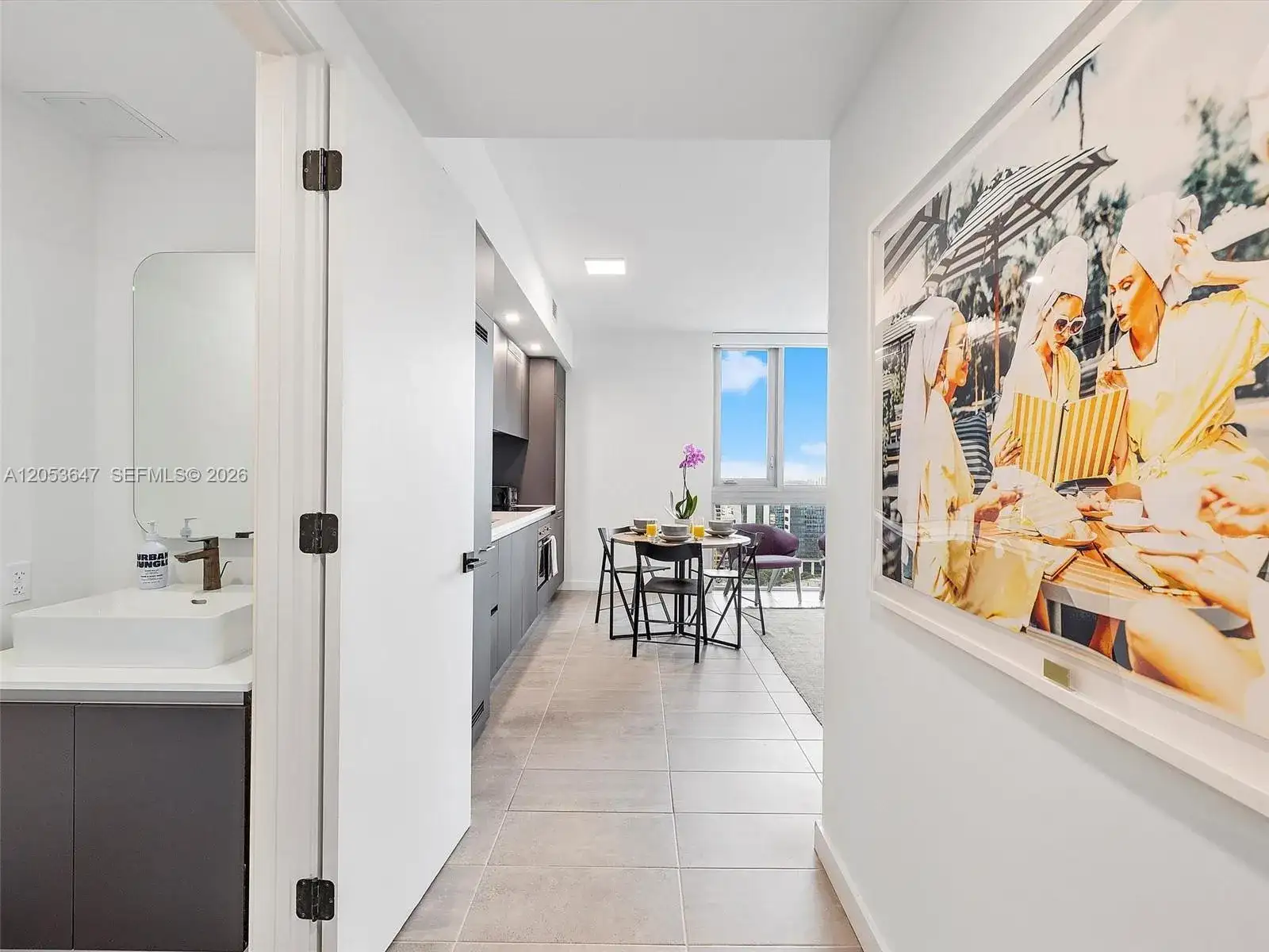 227 NE 2nd St # 2706, Miami FL 33132 photo 2