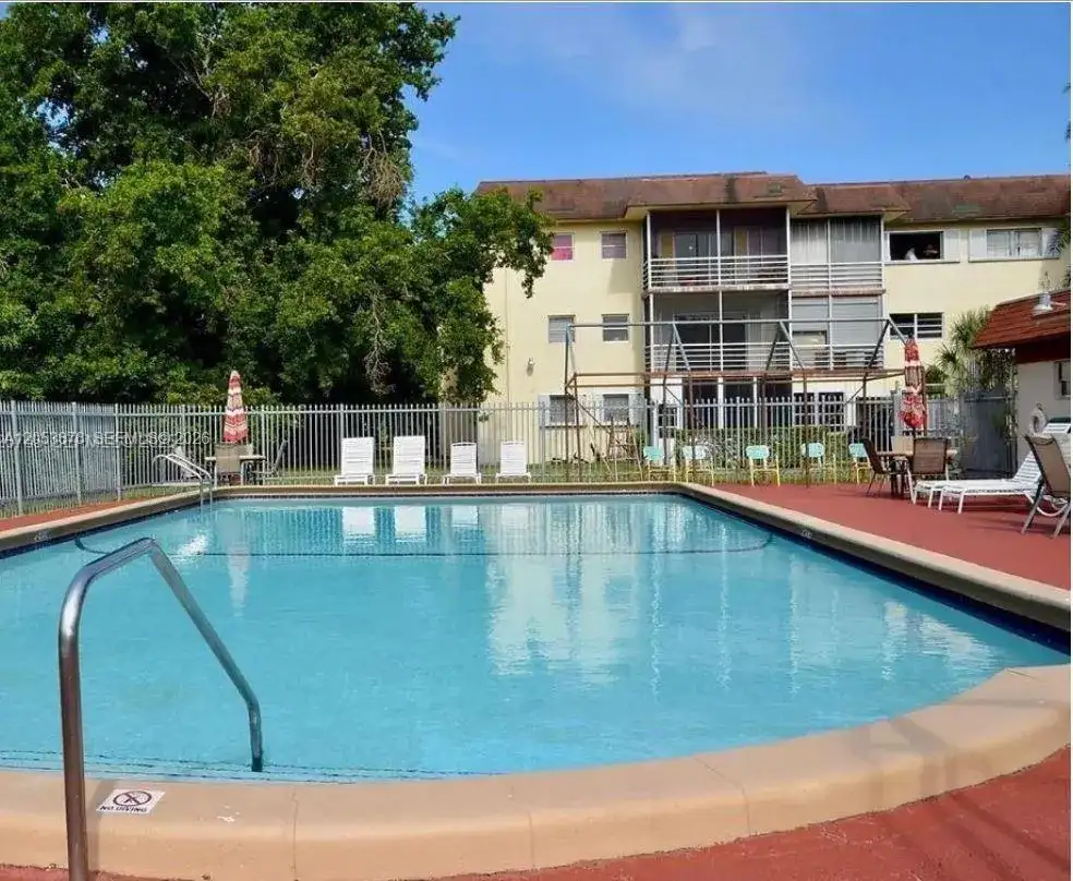 4047 NW 16 # 403, Lauderhill FL 33313 photo 3