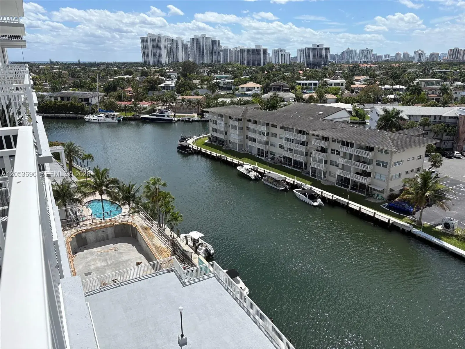 427 Golden Isles Dr # 10D, Hallandale Beach FL 33009