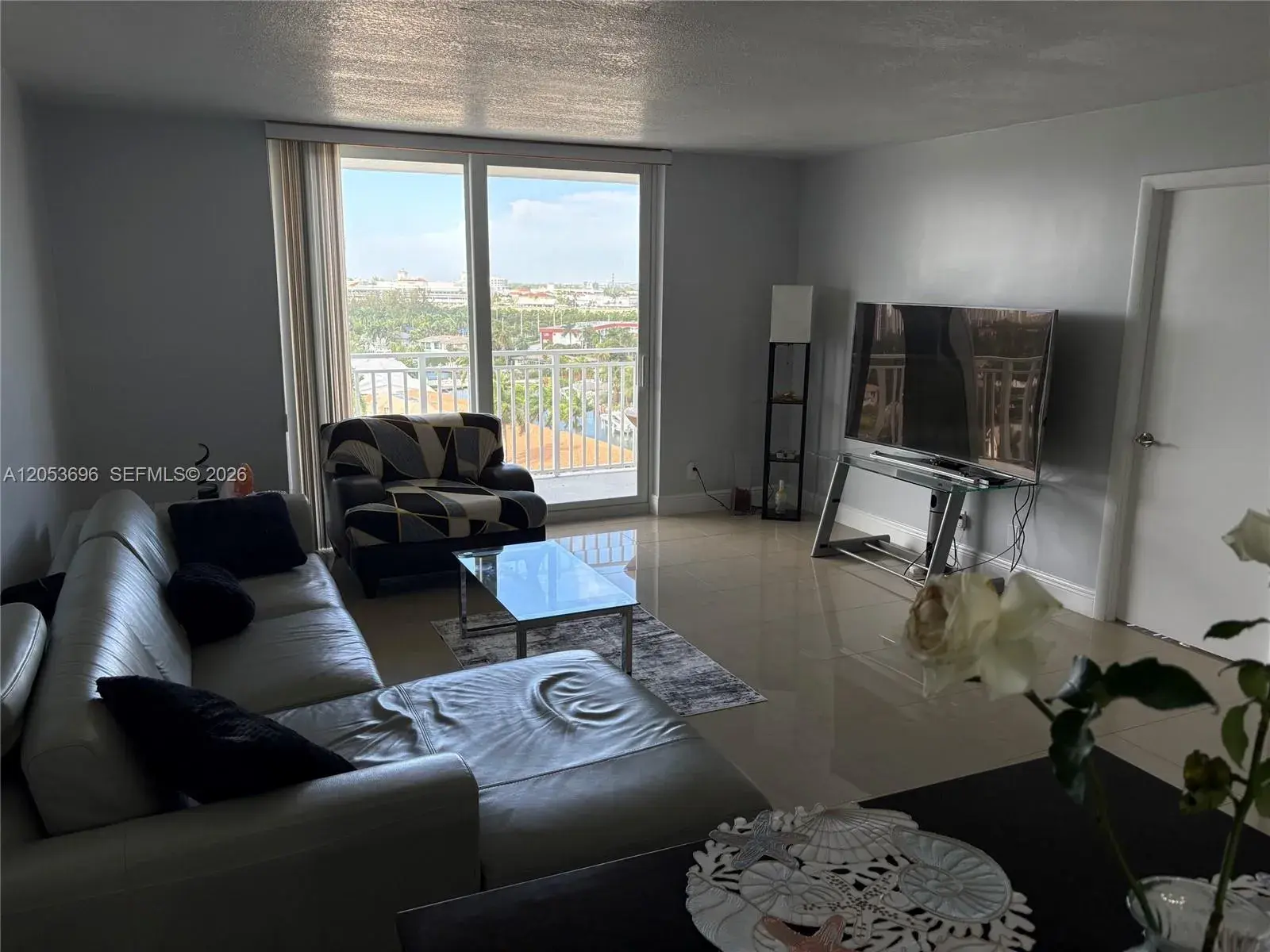 427 Golden Isles Dr # 10D, Hallandale Beach FL 33009