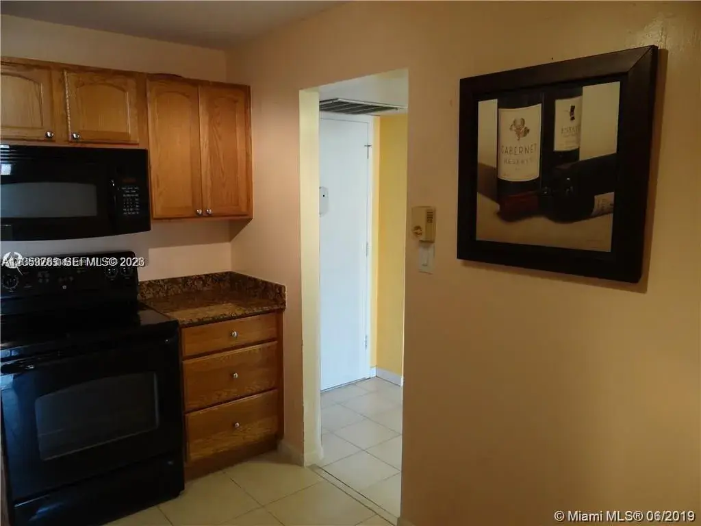 2741 Taft St # 206, Hollywood FL 33020