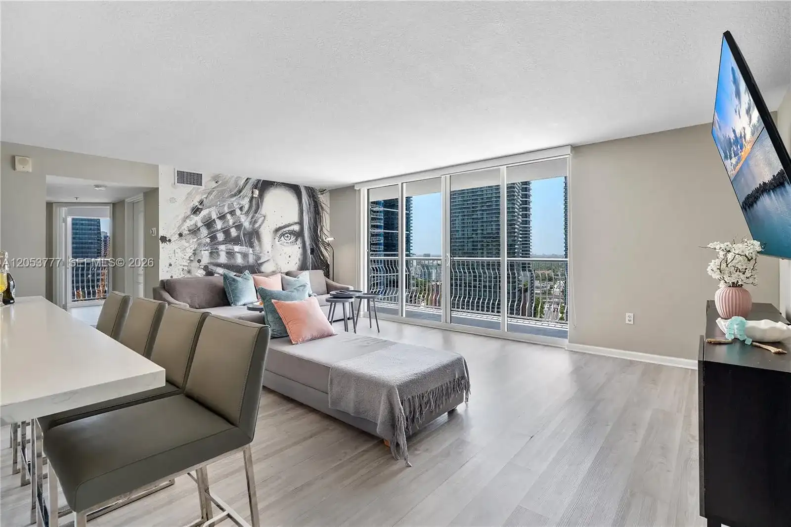 1200 Brickell Bay Dr # 2423, Miami FL 33131
