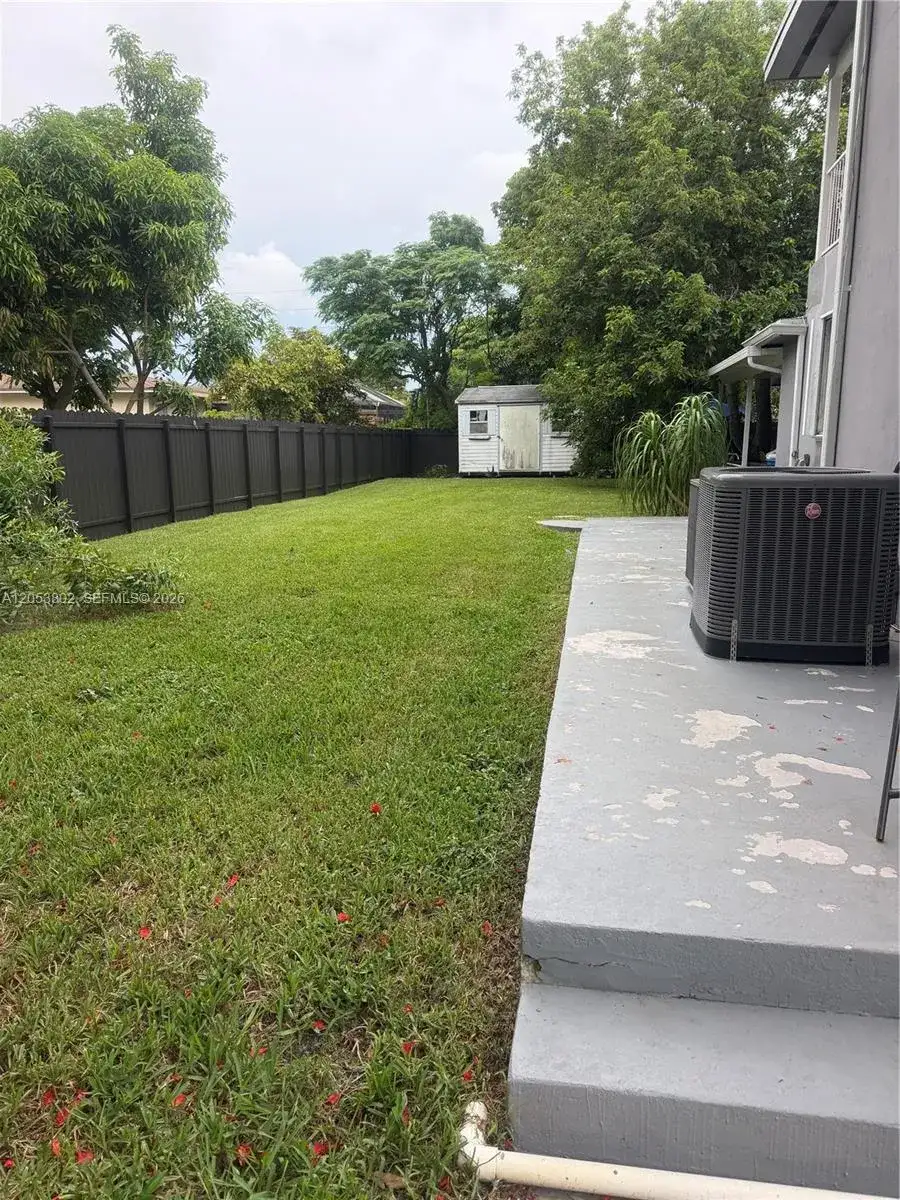 440-442 SW 81st Ave, Miami FL 33144 photo 3