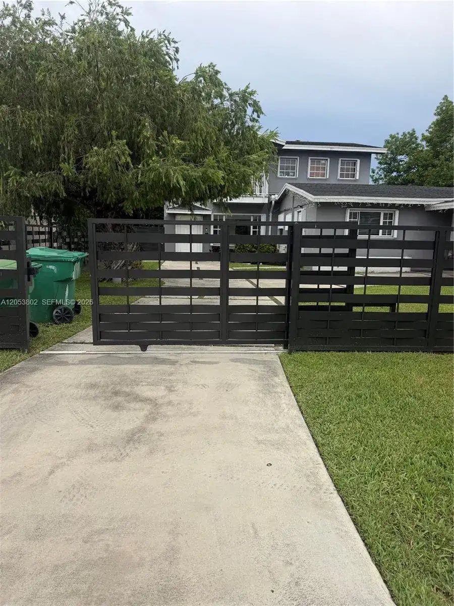 440-442 SW 81st Ave, Miami FL 33144 photo 4