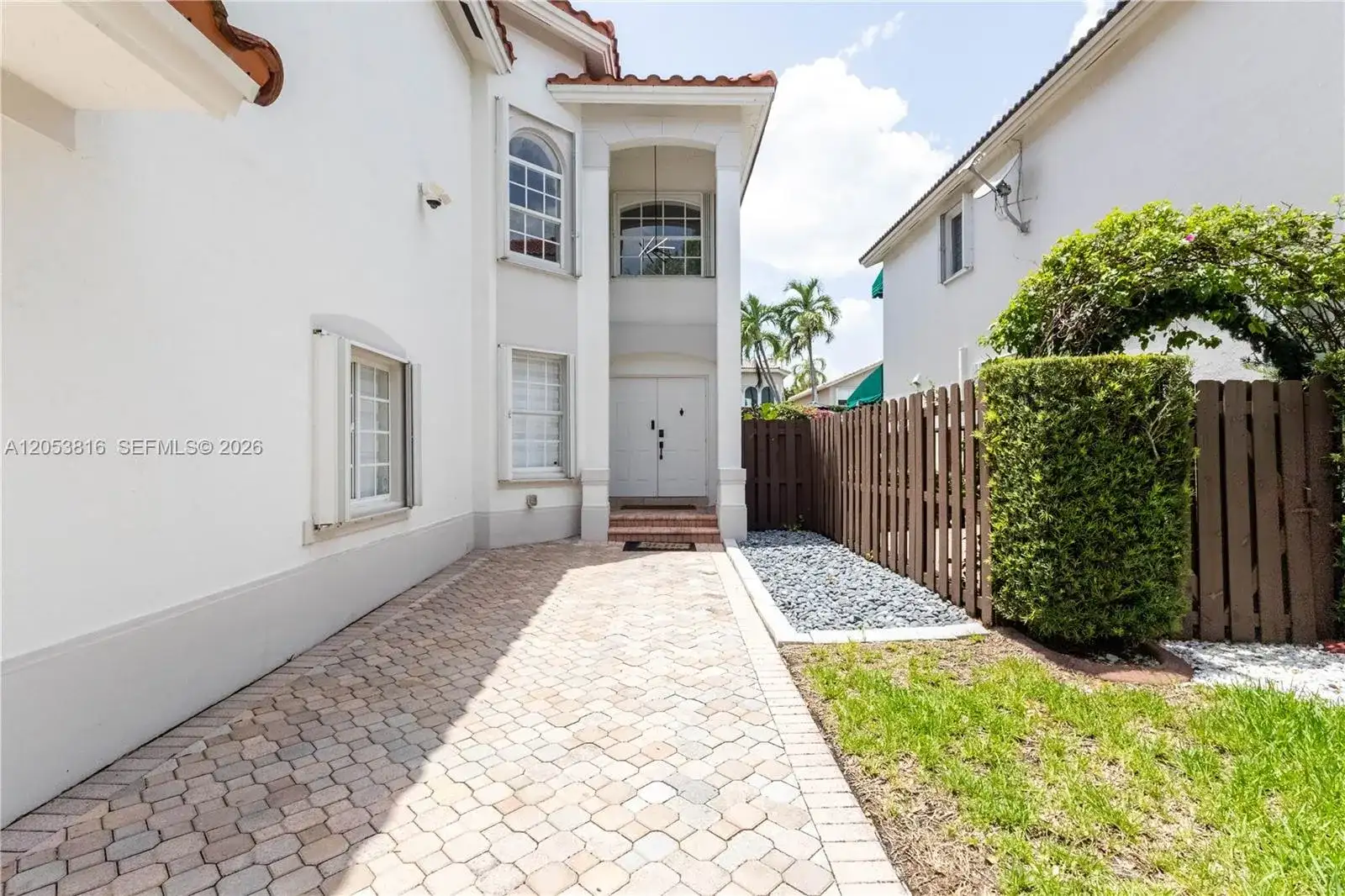 10873 NW 71st St, Doral FL 33178 photo 2