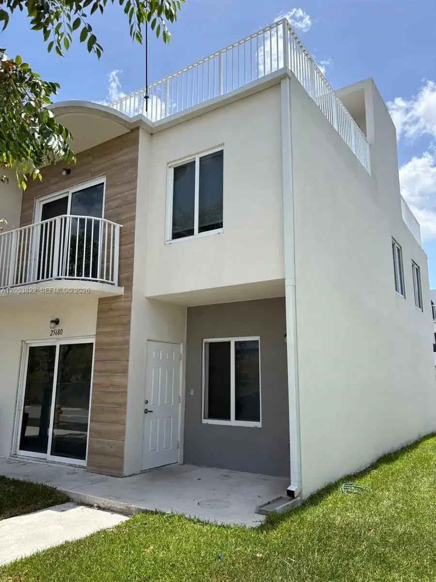 25680 SW 143rd Path, Homestead FL 33032 photo 2