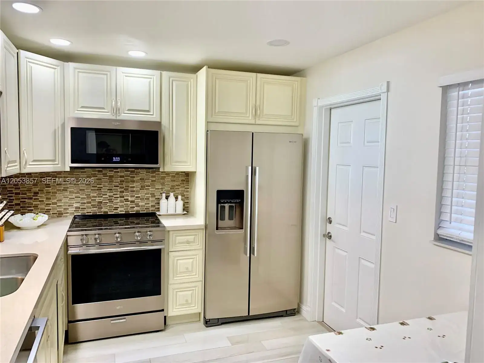 619 NE 14th Ave # 301, Hallandale Beach FL 33009 photo 2