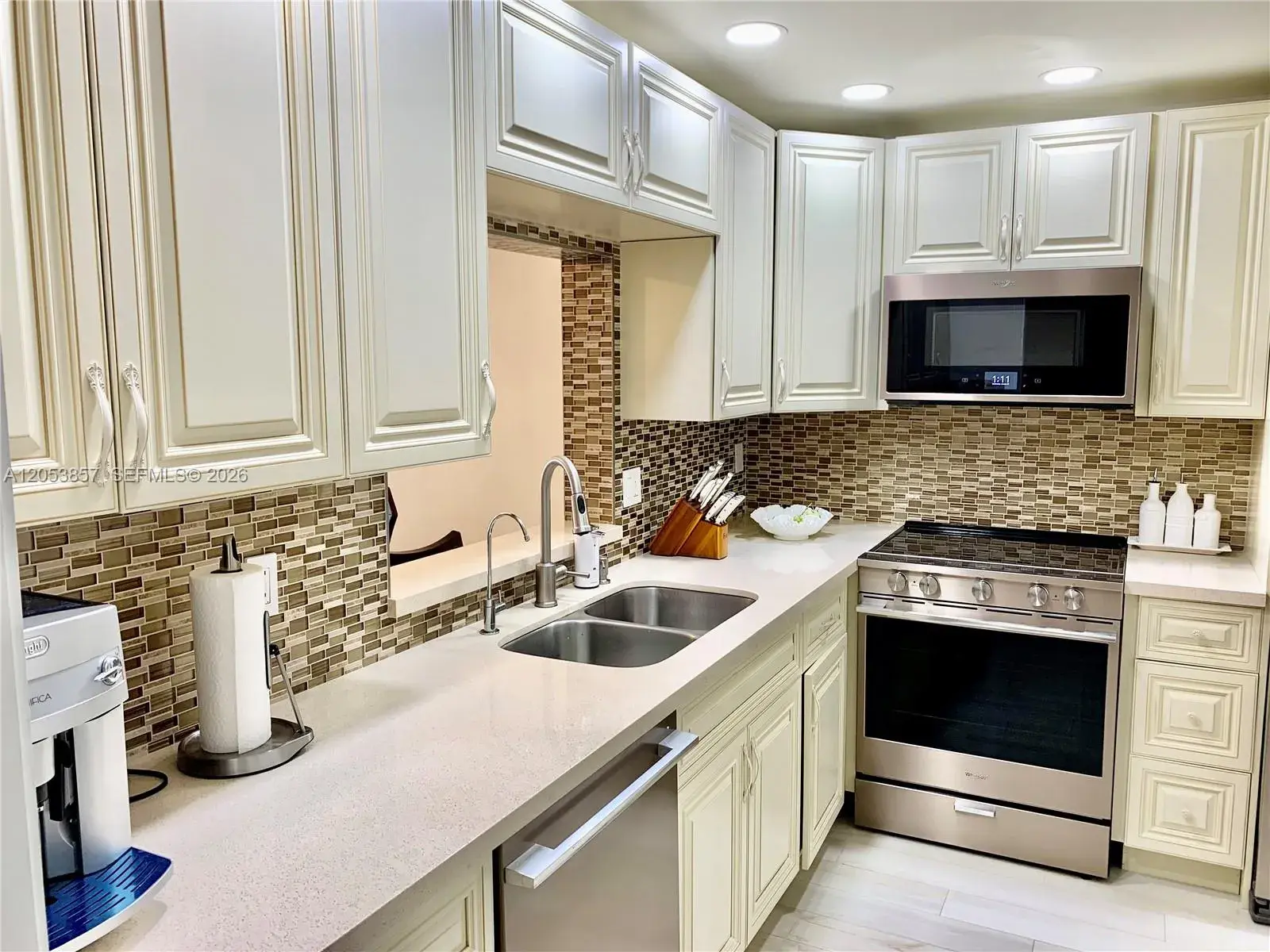 619 NE 14th Ave # 301, Hallandale Beach FL 33009