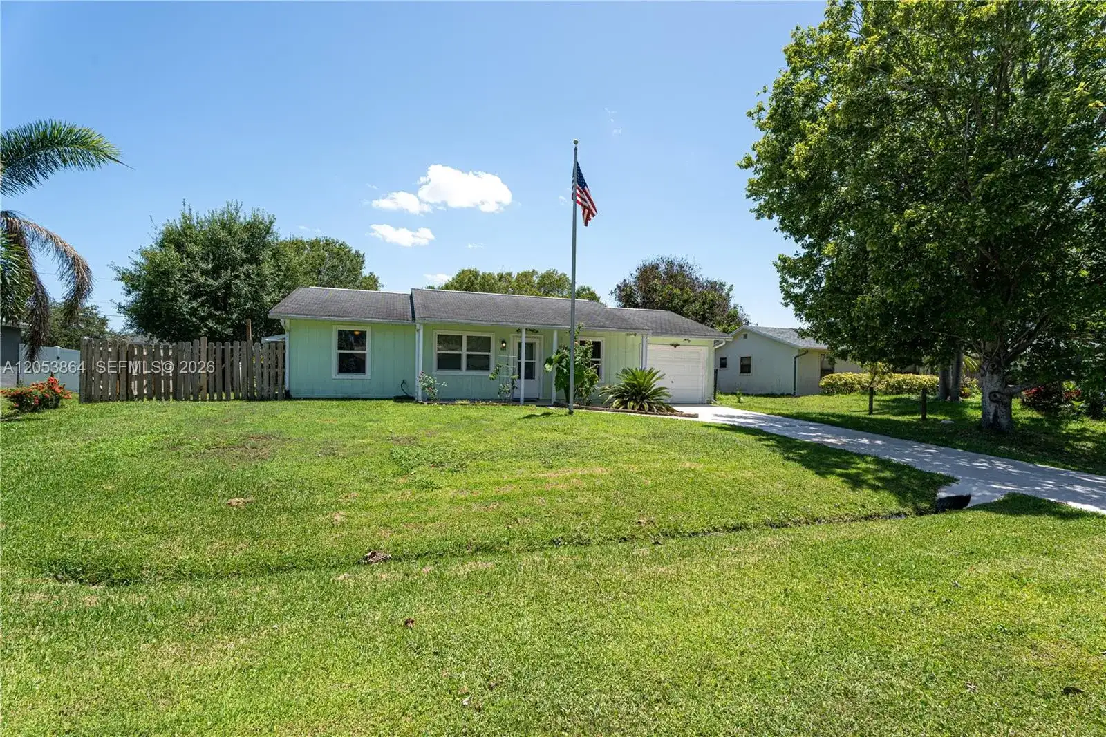 618 SW Ray Ave, Port St. Lucie FL 34983 photo 2