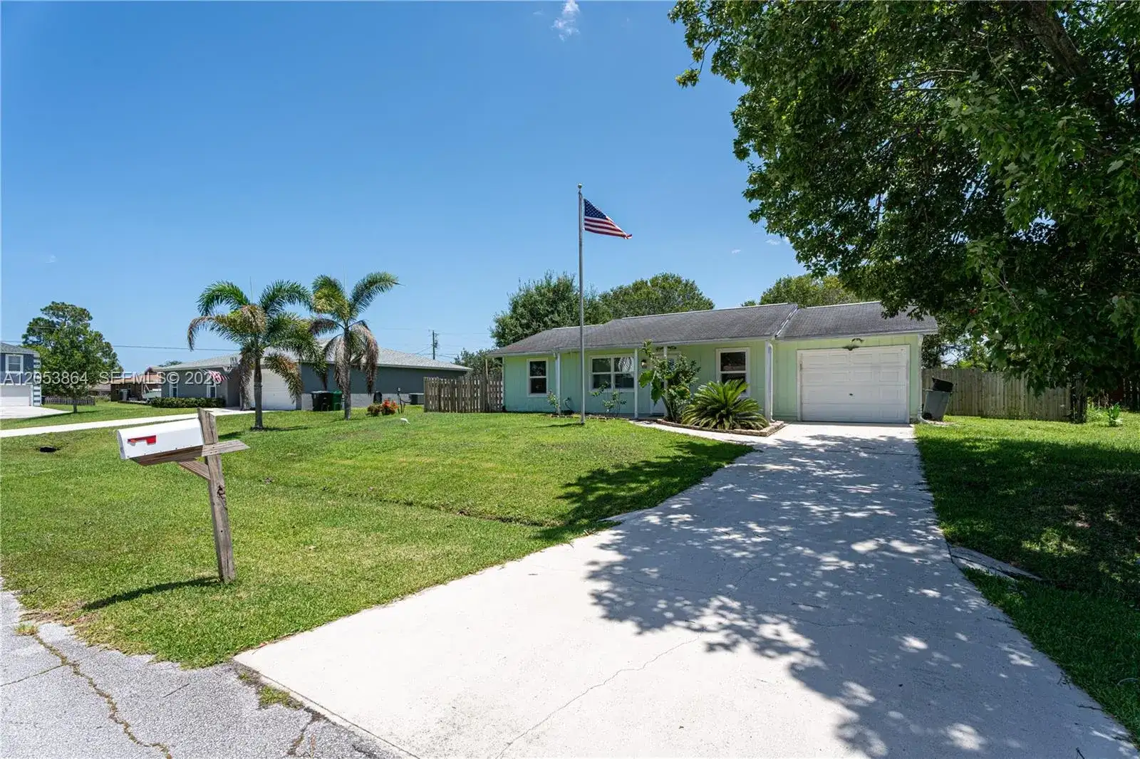 618 SW Ray Ave, Port St. Lucie FL 34983 photo 3