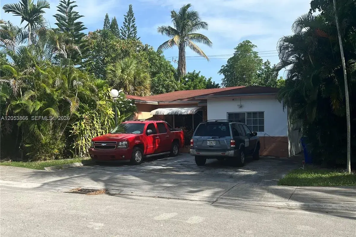 1760 NE 160th St, North Miami Beach FL 33162