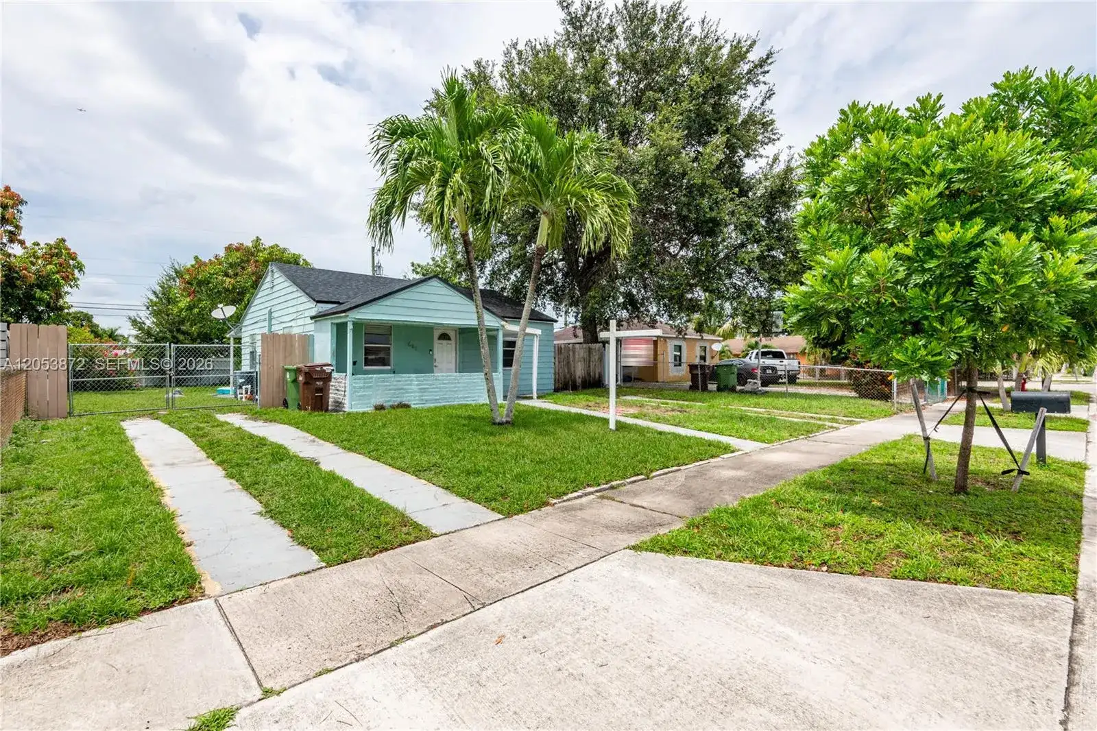 681 NE 1st Pl, Hialeah FL 33010 photo 2
