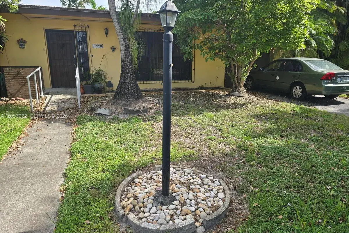 8920 SW 20th St, Miami FL 33165