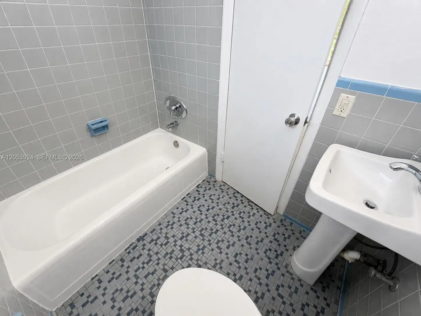 34 Madeira Ave # 6, Coral Gables FL 33134 photo 5