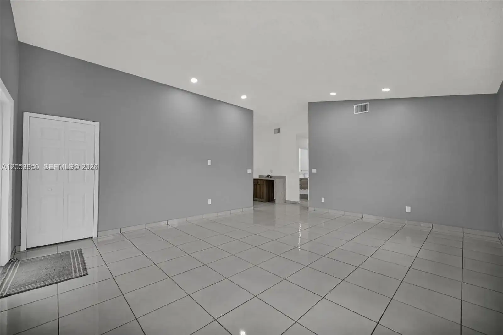 451 E 37th St, Hialeah FL 33013 photo 5
