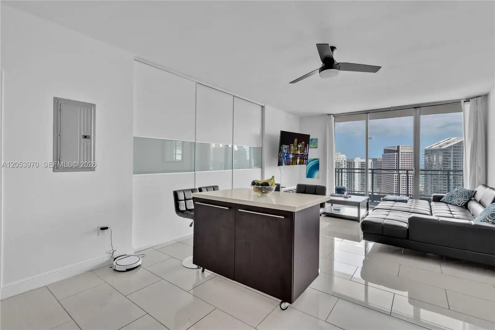 90 SW 3rd St # 4403, Miami FL 33130 photo 5